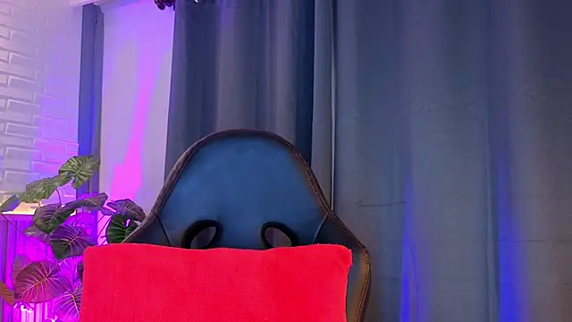 Snapshot of TiffanyWalk chatting on September 12, 2025, 11:43 am TiffanyWalk online show from September 12, 2025, 11:43 am