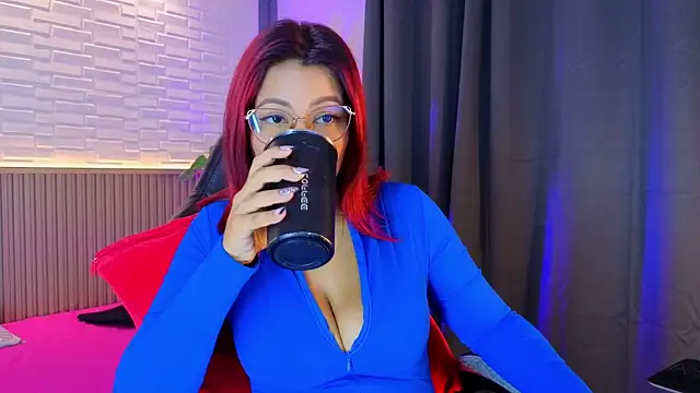 Snapshot of TiffanyWalk chatting on September 13, 2025, 10:59 am TiffanyWalk online show from September 13, 2025, 10:59 am