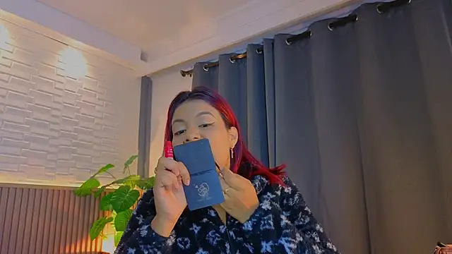 Snapshot of TiffanyWalk chatting on September 25, 2025, 11:25 am TiffanyWalk online show from September 25, 2025, 11:25 am