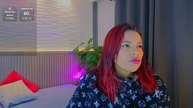 Snapshot of TiffanyWalk chatting on October 1, 2025, 11:05 am TiffanyWalk online show from October 1, 2025, 11:05 am