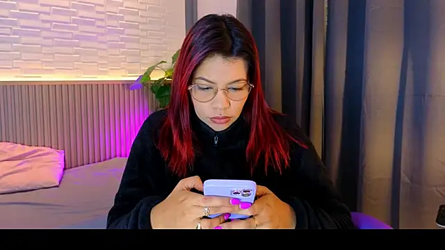 Snapshot of TiffanyWalk chatting on October 27, 2025, 11:47 am TiffanyWalk online show from October 27, 2025, 11:47 am