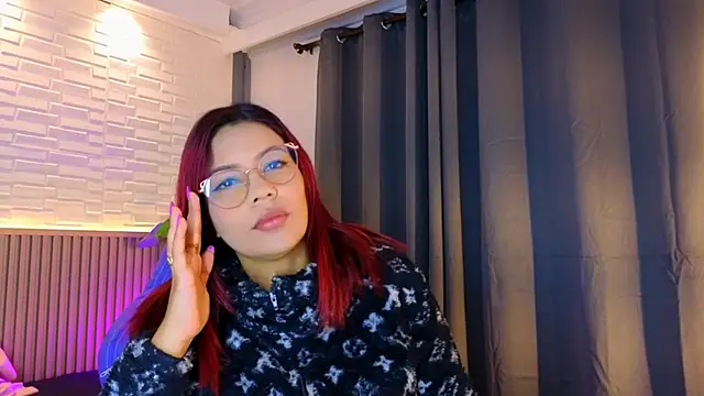 Snapshot of TiffanyWalk chatting on October 29, 2025, 10:50 am TiffanyWalk online show from October 29, 2025, 10:50 am