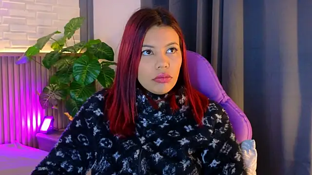 Snapshot of TiffanyWalk chatting on November 7, 2025, 10:37 am TiffanyWalk online show from November 7, 2025, 10:37 am