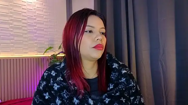 Snapshot of TiffanyWalk chatting on November 16, 2025, 10:43 am TiffanyWalk online show from November 16, 2025, 10:43 am