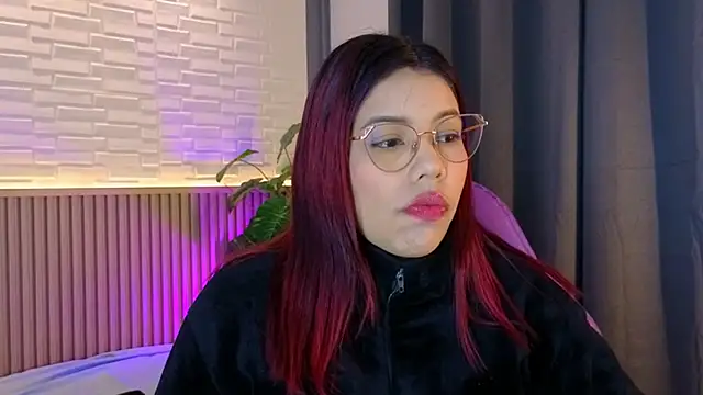 Snapshot of TiffanyWalk chatting on November 20, 2025, 10:48 am TiffanyWalk online show from November 20, 2025, 10:48 am