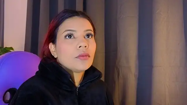 Snapshot of TiffanyWalk chatting on November 26, 2025, 10:38 am TiffanyWalk online show from November 26, 2025, 10:38 am