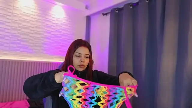 TiffanyWalk online show from December 16, 2025, 11:37 am