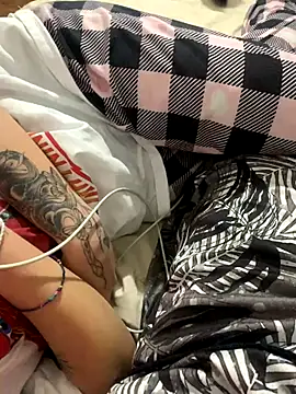 LexieB online show from November 4, 2025, 4:50 pm