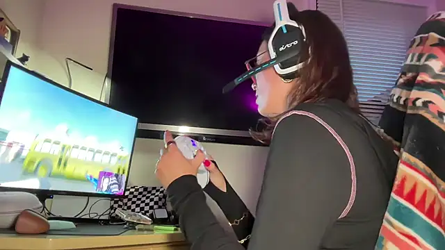 Snapshot of SpaceCowWhore chatting on September 9, 2025, 11:26 pm SpaceCowWhore online show from September 9, 2025, 11:26 pm