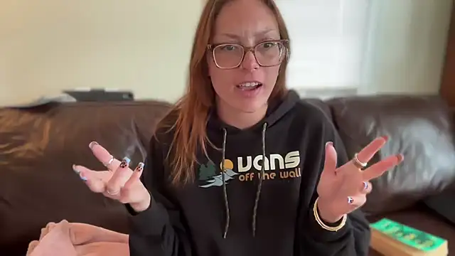 SpaceCowWhore online show from June 18, 2026, 3:49 pm