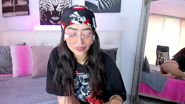 sophie-carter online show from February 17, 2026, 7:09 pm