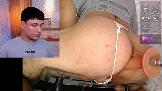 Snapshot of AndrewPeach_ chatting on November 25, 2025, 8:31 pm AndrewPeach online show from November 25, 2025, 8:31 pm