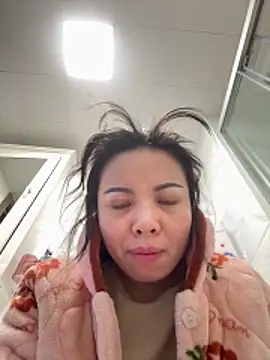 aa520uv online show from December 14, 2025, 1:33 am