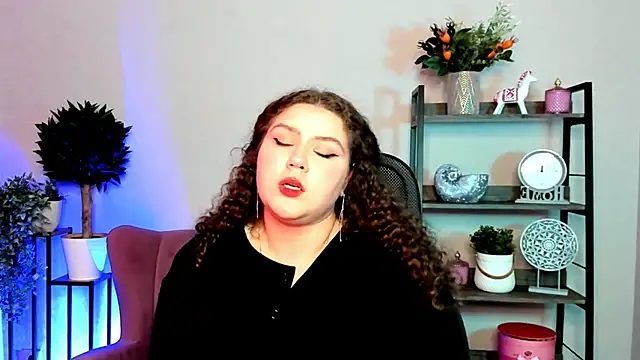 Snapshot of FlorenceAnderson chatting on March 12, 2025, 3:51 pm FlorenceAnderson online show from March 12, 2025, 3:51 pm