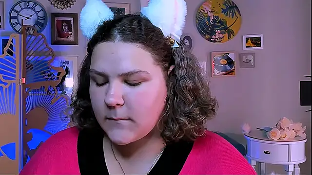 Snapshot of FlorenceAnderson chatting on September 17, 2025, 7:21 am FlorenceAnderson online show from September 17, 2025, 7:21 am