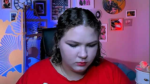 Snapshot of FlorenceAnderson chatting on September 22, 2025, 9:11 am FlorenceAnderson online show from September 22, 2025, 9:11 am