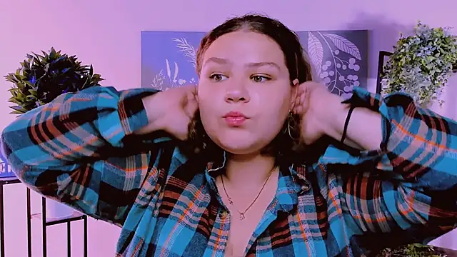 Snapshot of FlorenceAnderson chatting on September 28, 2025, 7:36 am FlorenceAnderson online show from September 28, 2025, 7:36 am