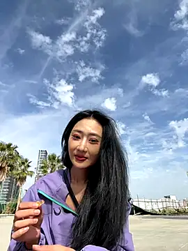 linger-23 online show from November 28, 2025, 6:05 am