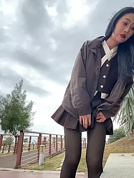 linger-23 online show from January 12, 2026, 6:40 am