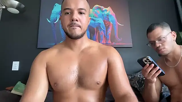 Snapshot of highlatin_guysoficial chatting on July 28, 2026, 4:05 pm highlatin guysoficial online show from July 28, 2026, 4:05 pm