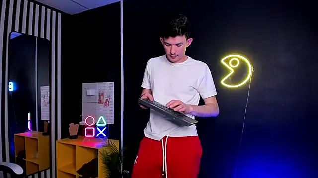 Danny  Magic online show from March 22, 2025, 1:41 pm