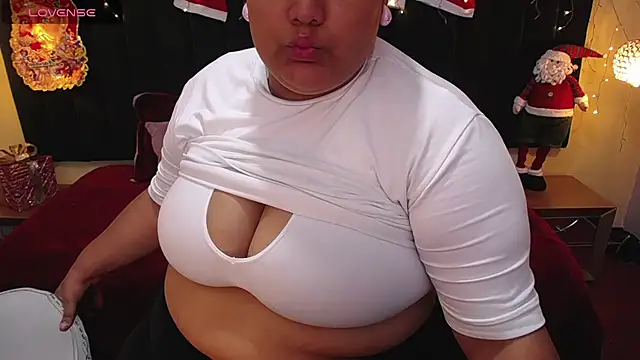 Snapshot of ailyn_maury chatting on November 20, 2025, 1:17 am ailyn maury online show from November 20, 2025, 1:17 am