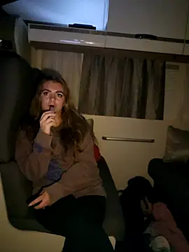 Snapshot of Amesthyst_destiny chatting on September 10, 2025, 3:39 am Amesthyst destiny online show from September 10, 2025, 3:39 am