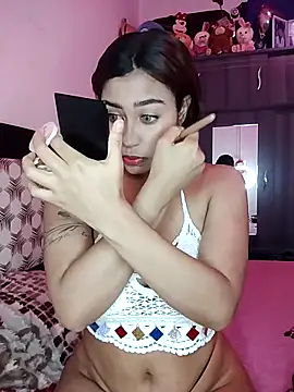 dayancarolina  online show from March 15, 2026, 4:24 pm