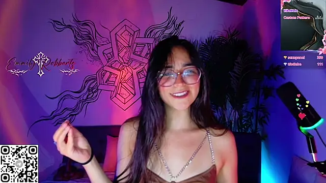 Snapshot of Emmi_Roberts chatting on May 16, 2026, 12:07 am Emmi Roberts online show from May 16, 2026, 12:07 am