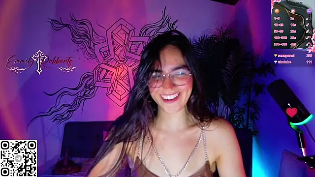 Snapshot of Emmi_Roberts chatting on May 16, 2026, 12:18 am Emmi Roberts online show from May 16, 2026, 12:18 am