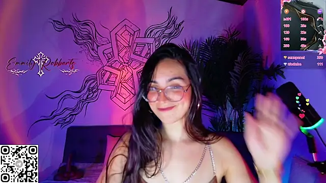 Snapshot of Emmi_Roberts chatting on May 16, 2026, 12:40 am Emmi Roberts online show from May 16, 2026, 12:40 am