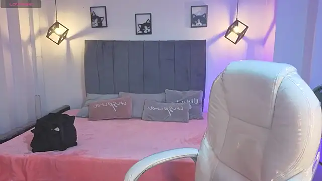 Snapshot of Pretty_Johnson_ chatting on July 26, 2026, 3:36 am Pretty Johnson online show from July 26, 2026, 3:36 am