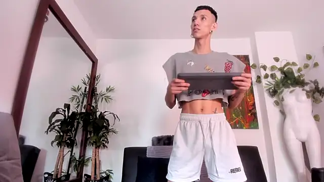 Snapshot of Giotrashy chatting on March 20, 2025, 8:08 pm Giotrashy online show from March 20, 2025, 8:08 pm