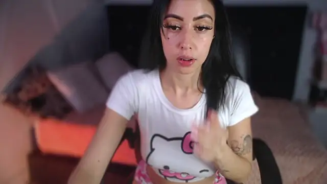 Snapshot of Taylor_dolll chatting on November 20, 2025, 6:35 am Taylor dolll online show from November 20, 2025, 6:35 am