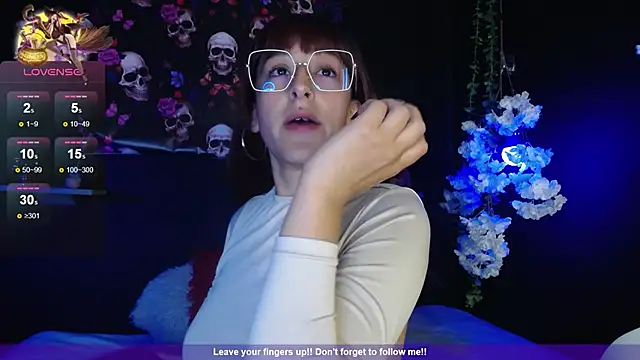 Hairydoll  online show from October 15, 2025, 10:37 am