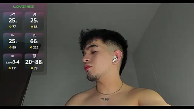 Snapshot of cmzo_ chatting on December 3, 2025, 1:35 am cmzo online show from December 3, 2025, 1:35 am