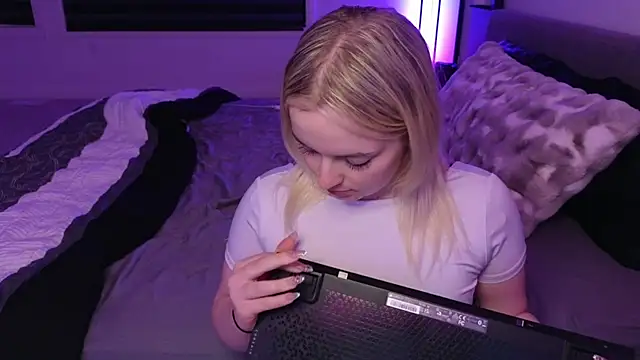 Snapshot of margot_robbie7 chatting on May 20, 2026, 1:56 am margot robbie7 online show from May 20, 2026, 1:56 am