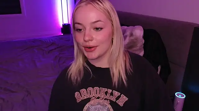 Snapshot of margot_robbie7 chatting on June 15, 2026, 2:25 am margot robbie7 online show from June 15, 2026, 2:25 am