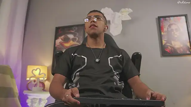 Colstorw  online show from March 13, 2026, 10:33 am