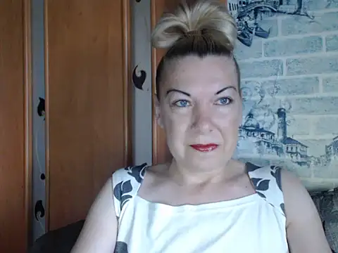 Lillia Ray online show from June 19, 2026, 6:40 am
