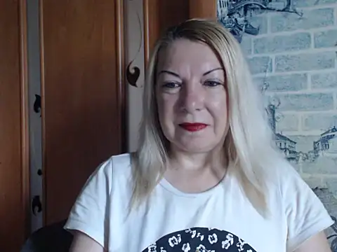 Lillia Ray online show from July 1, 2026, 6:26 am