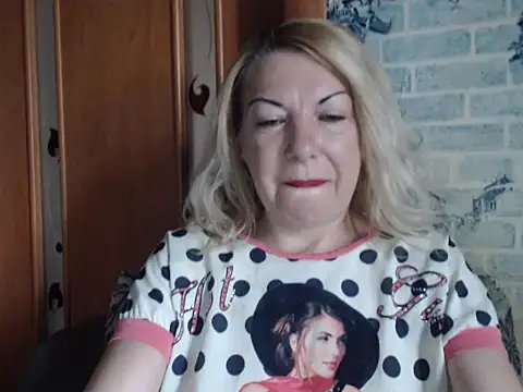 Lillia Ray online show from July 2, 2026, 7:47 am