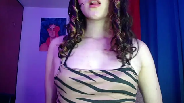 Snapshot of TwinFlamesX chatting on June 8, 2026, 11:27 pm TwinFlamesX online show from June 8, 2026, 11:27 pm