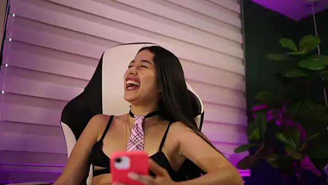 Snapshot of Danaa_Rouse chatting on November 5, 2025, 9:04 pm Danaa Rouse online show from November 5, 2025, 9:04 pm