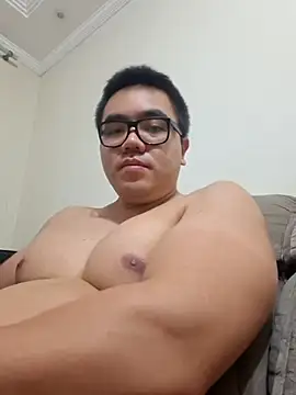 awesometeacher33 online show from April 30, 2026, 4:35 pm