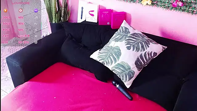 DianaGom online show from October 5, 2025, 10:35 am