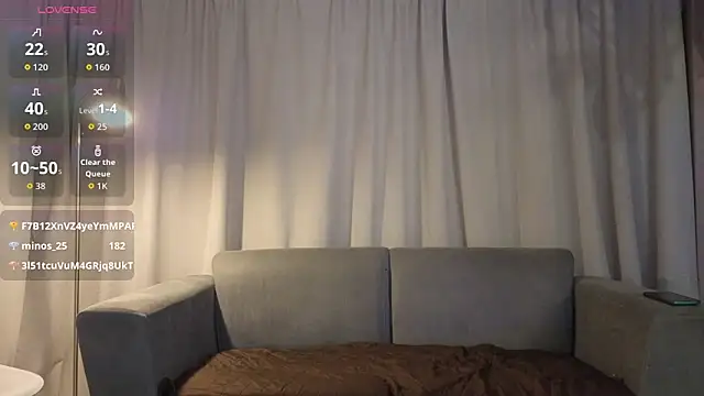 YuliethPetite online show from December 18, 2025, 11:16 am