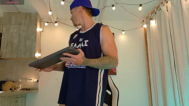 Ryannblue07 online show from November 6, 2025, 1:17 am