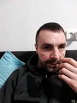 Snapshot of MaksDzubaV chatting on April 2, 2026, 5:32 pm MaksDzubaV online show from April 2, 2026, 5:32 pm