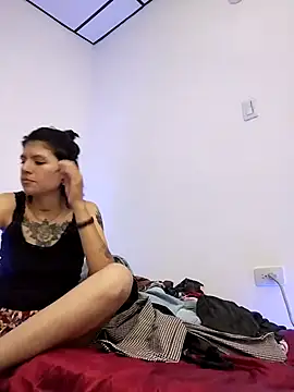 lovelockedlips online show from May 2, 2026, 1:54 am